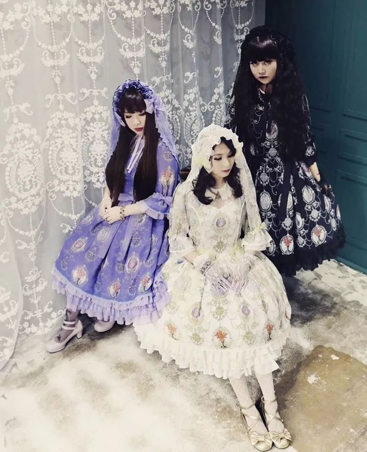 复古洛丽塔洋装,天价洛丽塔自拍