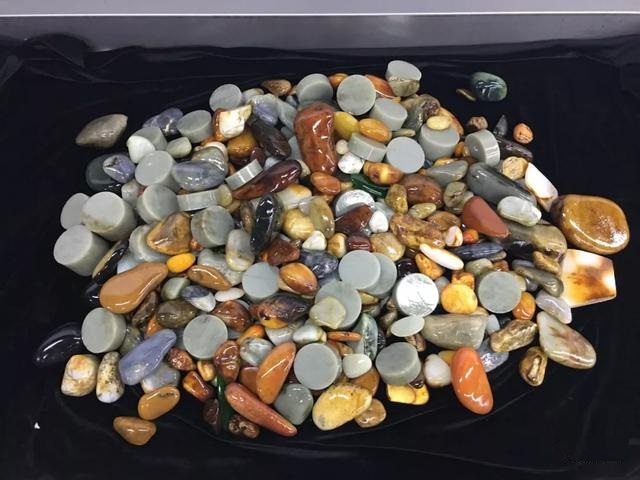 和田玉青海料用抹油吗,和田玉抹油了怎么洗