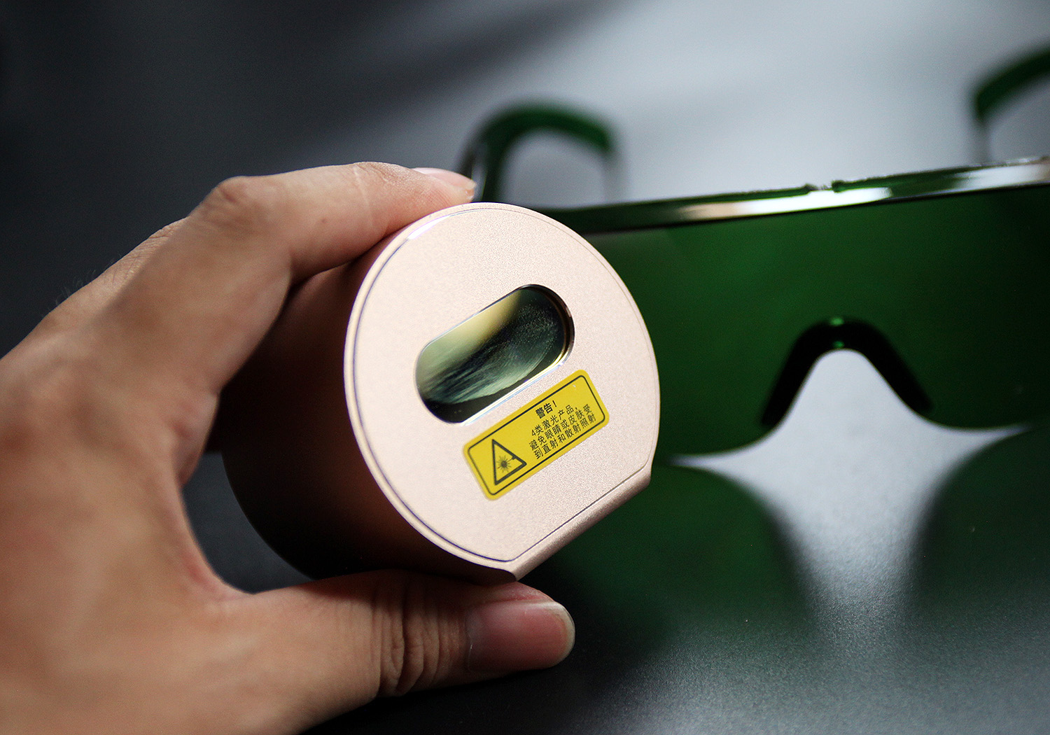 大功率啄木鸟激光测评,米家镭雕机跟啄木鸟一代哪个好