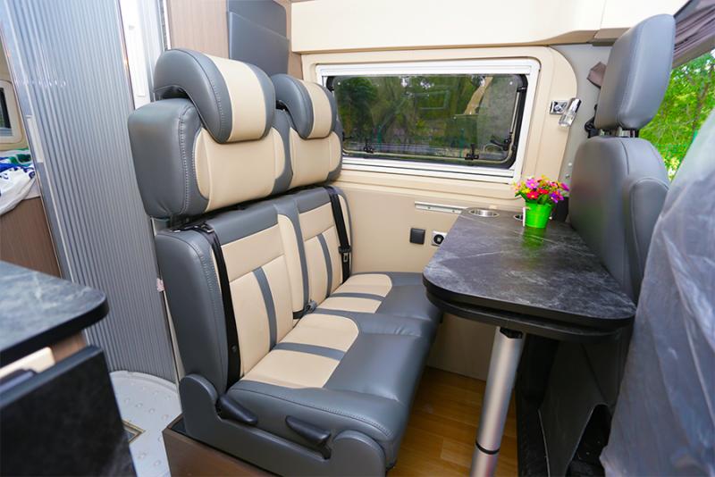 福特新全顺买柴油还是汽油好,宇通新全顺房车b520