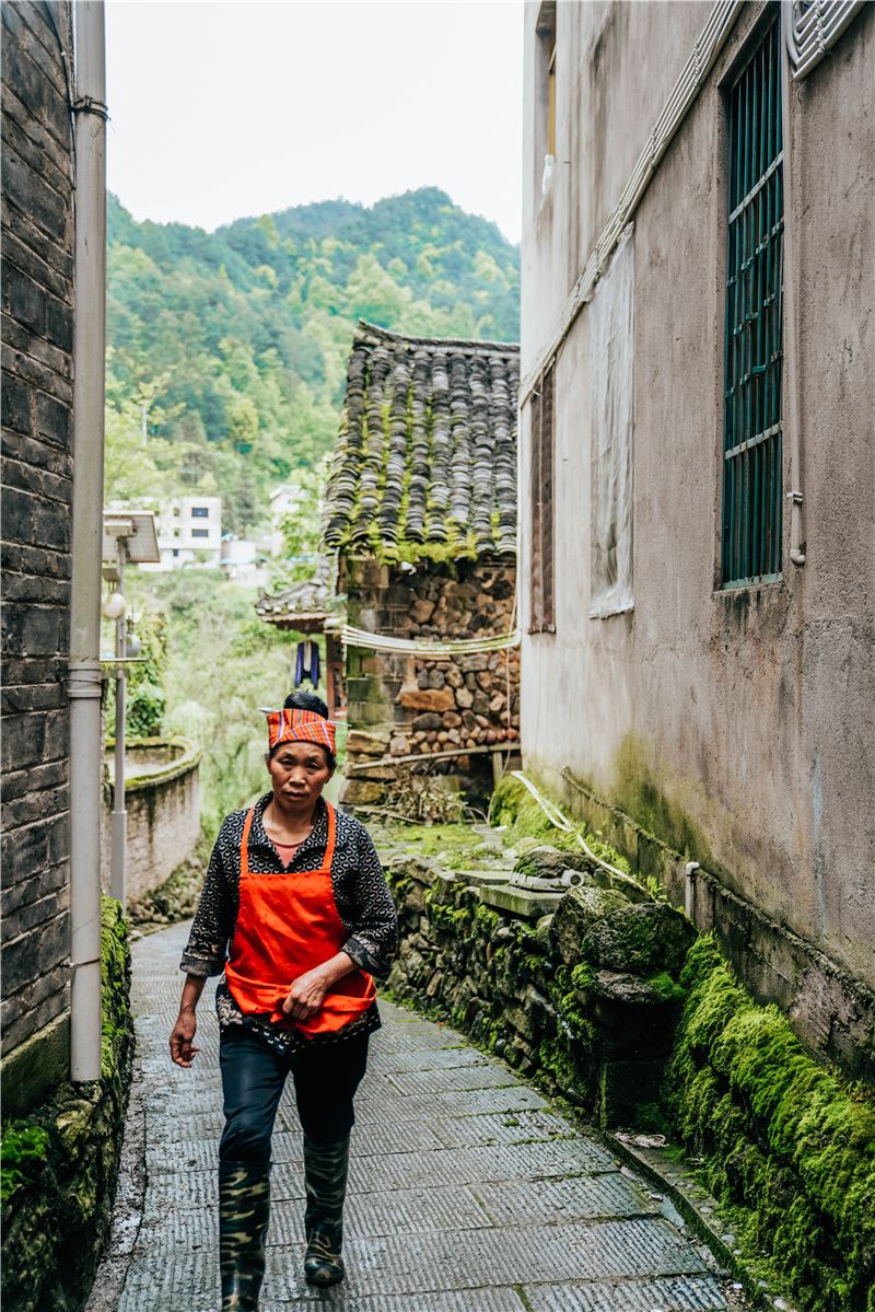 贵州除了千户苗寨还有其他玩的吗,贵州千户苗寨外的古镇
