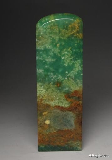 青田石是叶腊石吗,青田石和叶腊石