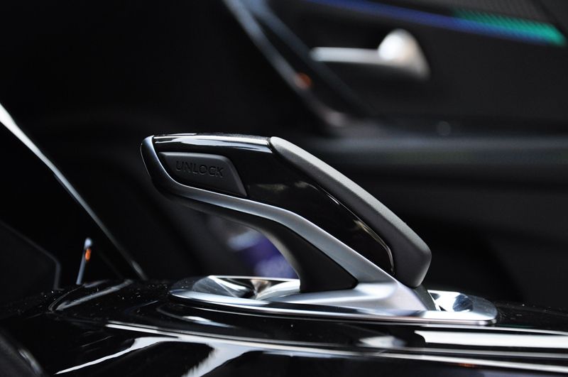 东风标致有一款动力强的车,驾驶感受最好的纯电动suv