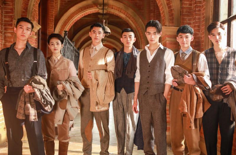 白鹿拍烈火军校有多累,白鹿拍烈火军校哭了