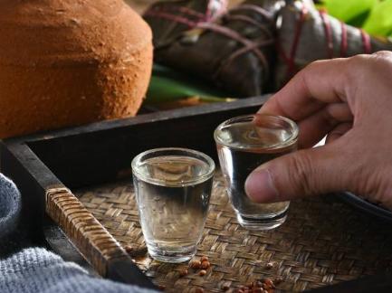 哪种白酒纯粮低价不上头,超市中的5款廉价白酒