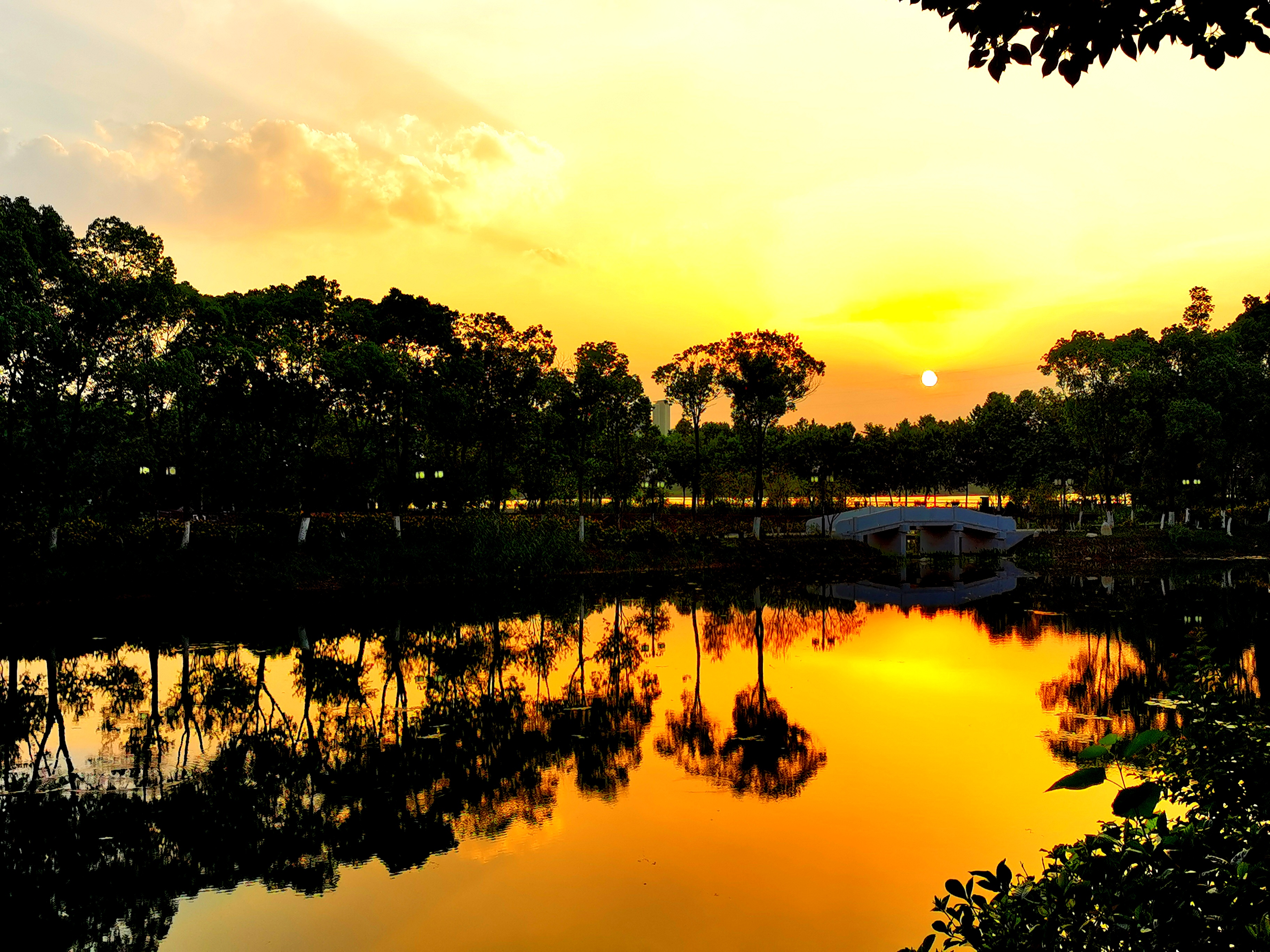 沉睡了千年的历史,沉睡的历史神秘的墓葬