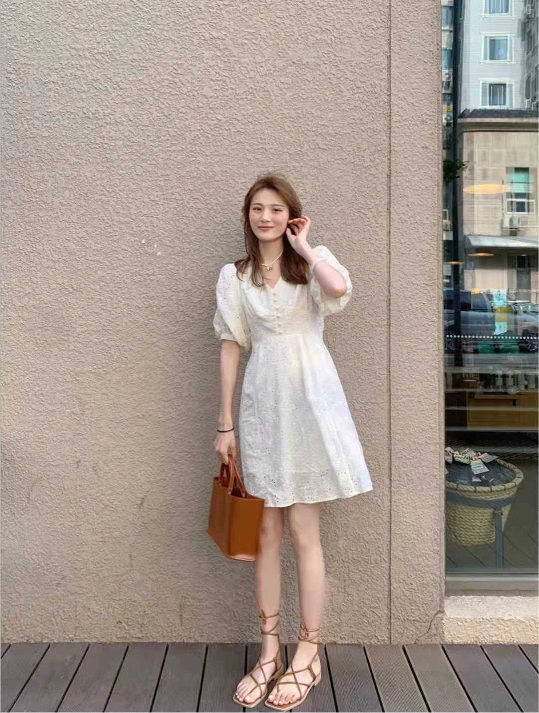 短款羽绒服搭配连衣裙好看吗,短款旗袍连衣裙搭配半身纱裙