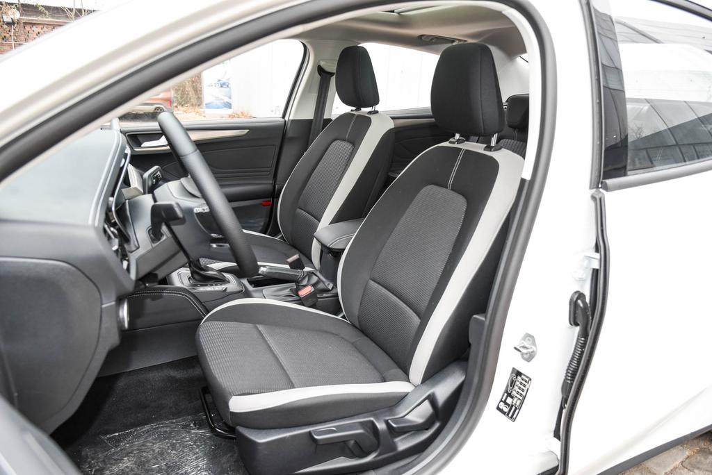 全新一代福克斯active,全新款福克斯内饰