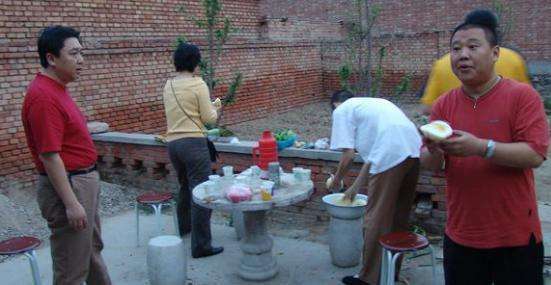 于谦和郭德纲现在怎么样了,于谦和郭德纲谁的地位高