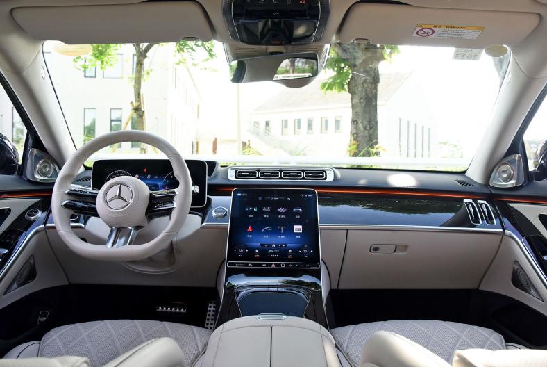 豪华d级标杆,奔驰s级400豪华型2023驾驶感受