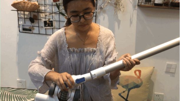 怎么看戴森吸尘器是24款的,正负零吸尘器与戴森对比