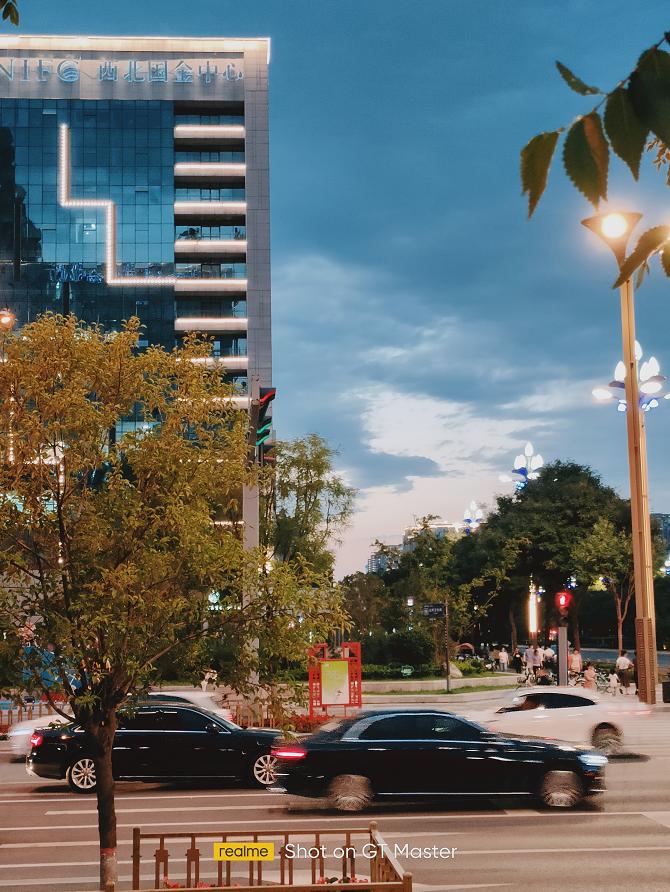 realme真我手机gt2大师版开箱,realme真我gt大师版拍照测评