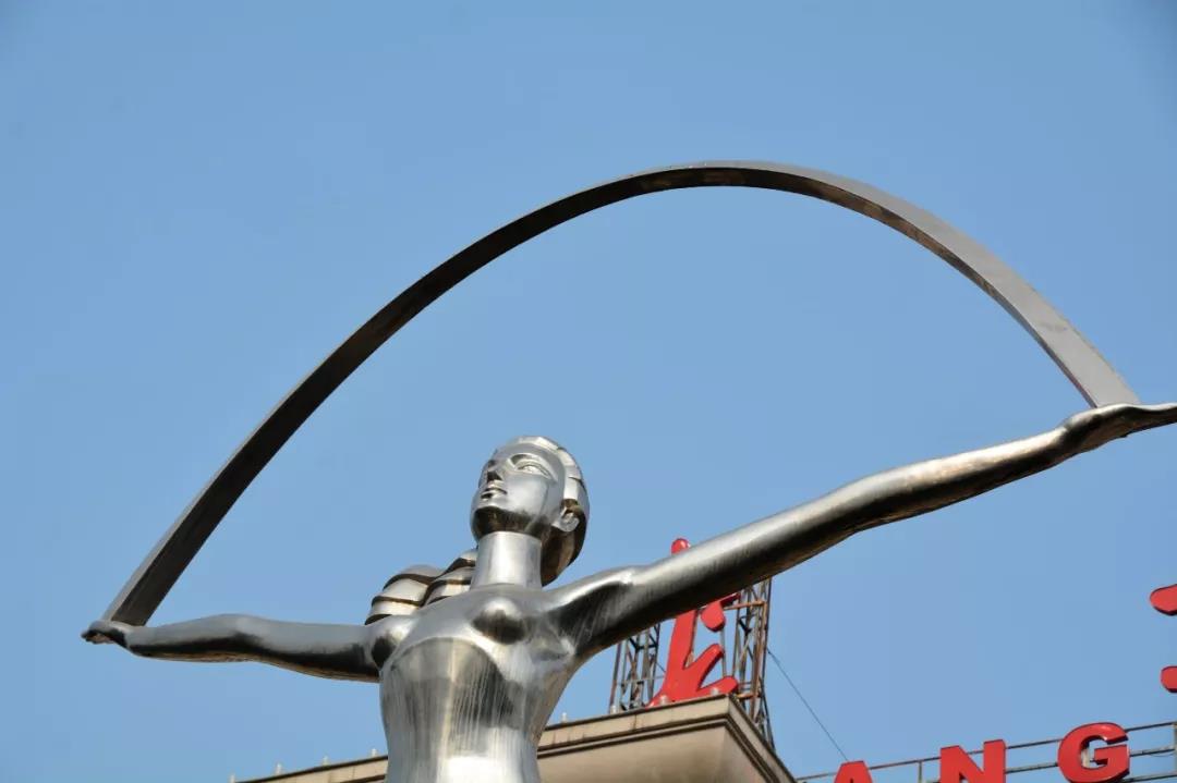 陕西超壕大学：宿舍自带电梯，落地窗、自助浴室、洗衣房配备豪华！