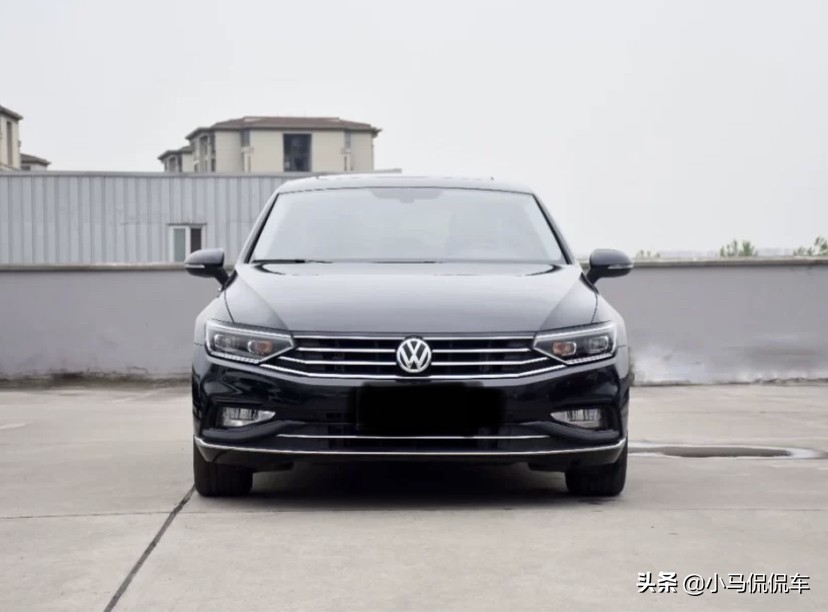 28岁了喜提新车凯美瑞,凯美瑞2.5g豪华版与迈腾330豪华