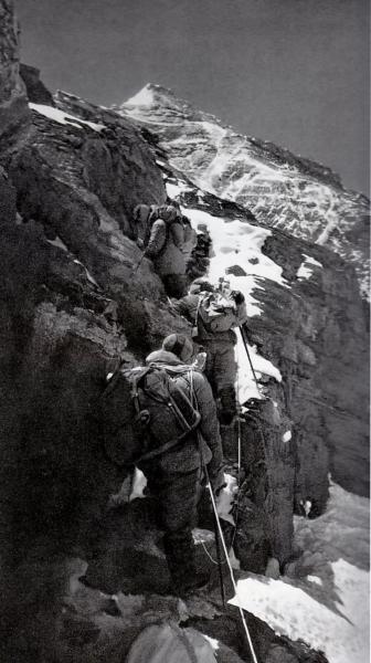 1960年登顶珠穆朗玛峰纪录片,1960年登顶珠穆朗玛峰队员