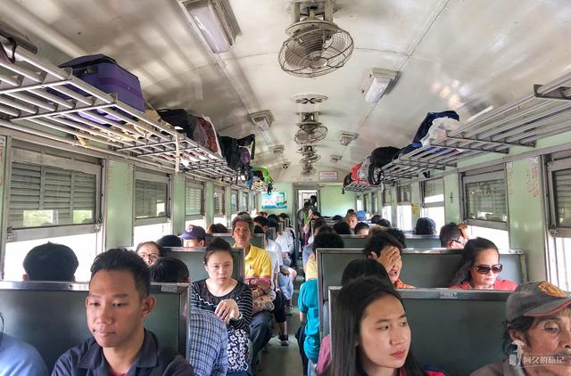 在泰国坐小火车攻略,去泰国坐火车划算吗
