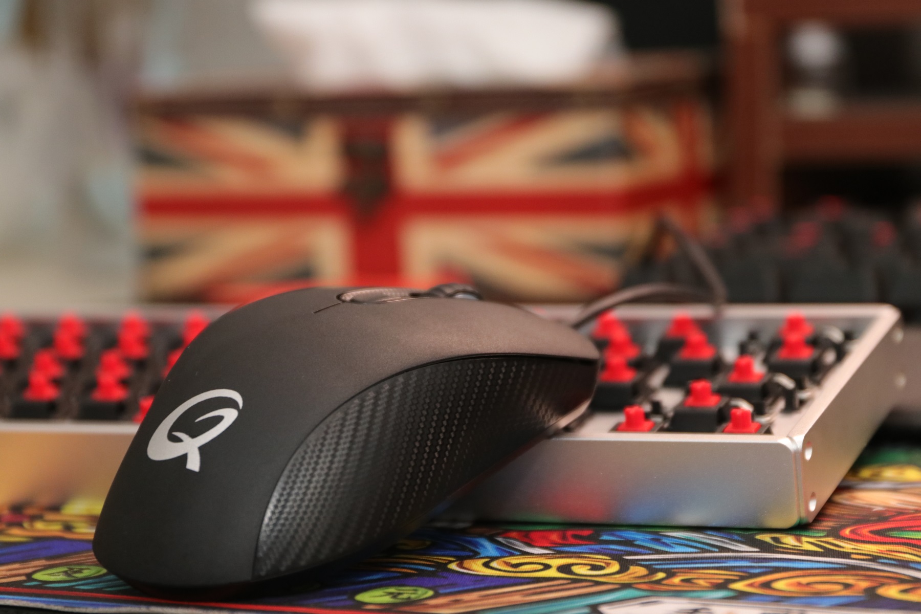 低价低延迟无线游戏鼠标推荐,不打孔轻量化鼠标推荐