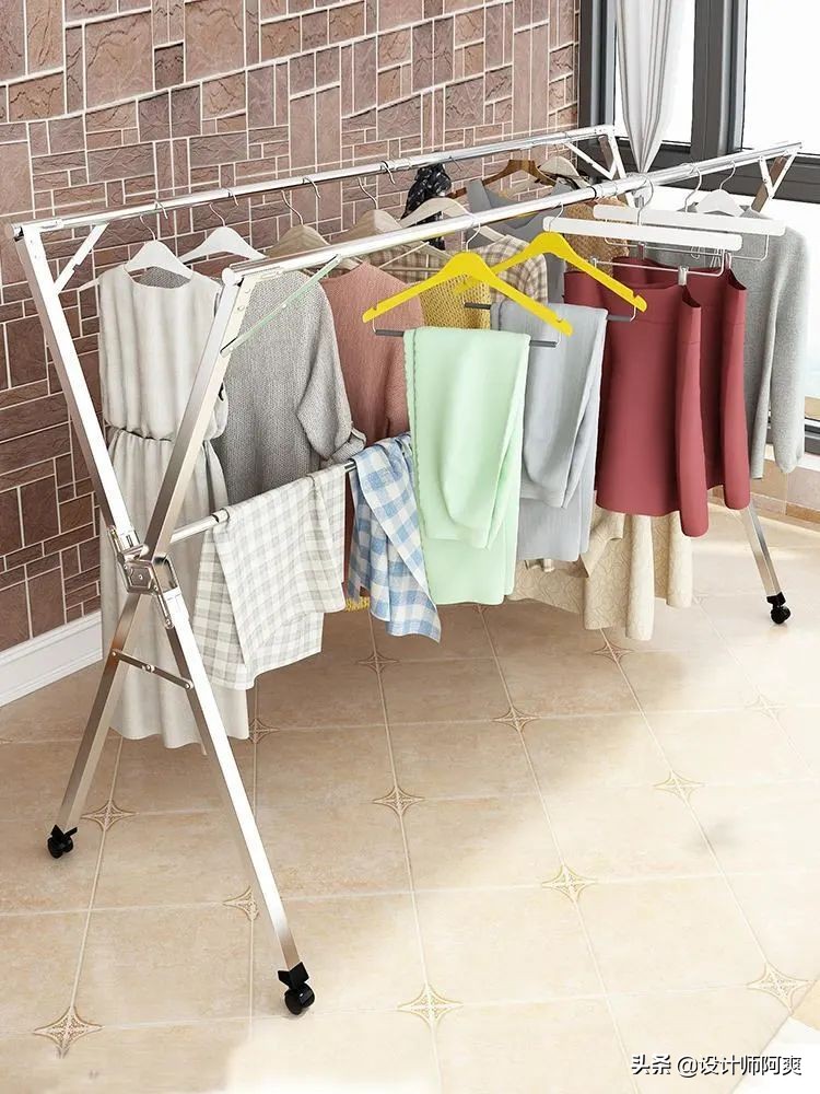 生活阳台布置晾衣服不尴尬,阳台改造既要晾衣服又要舒适