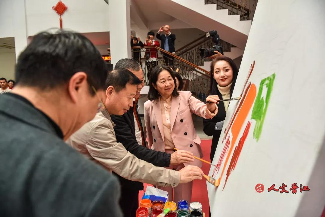 画笔寄乡思|潮起晋江——张及时油画艺术展在晋江开幕