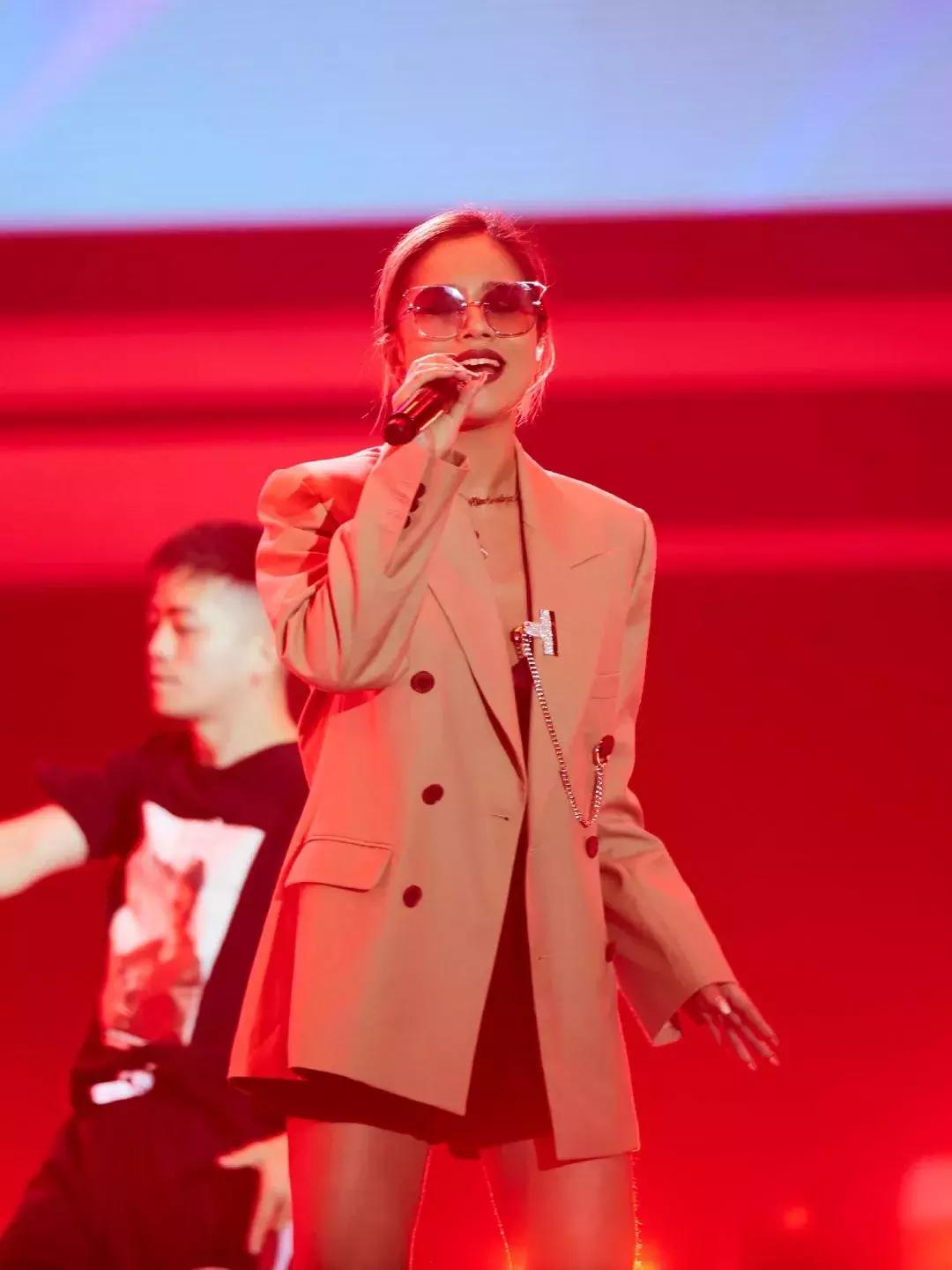 肖战李圣经同屏,李圣经肖战