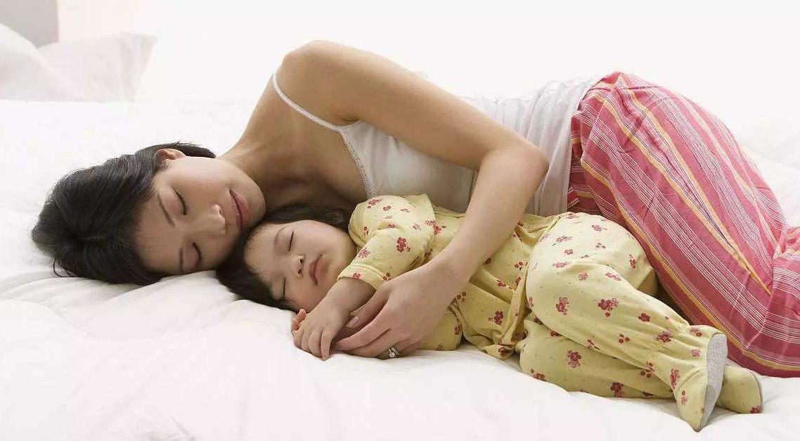 宝宝夜里大哭如何安抚,宝宝受到惊吓半夜哭闹解决办法