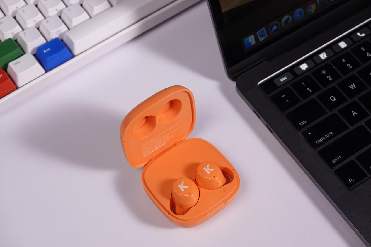 颜控听歌装备怎么选？看过酷狗彩虹糖耳机就懂了