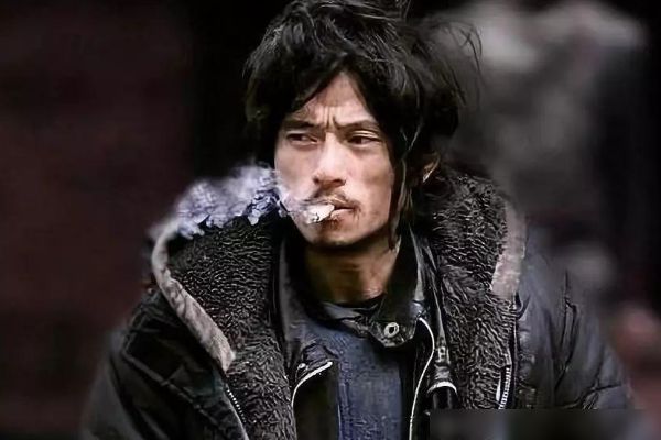 因一张照片一夜爆红的明星,因照片意外走红的人