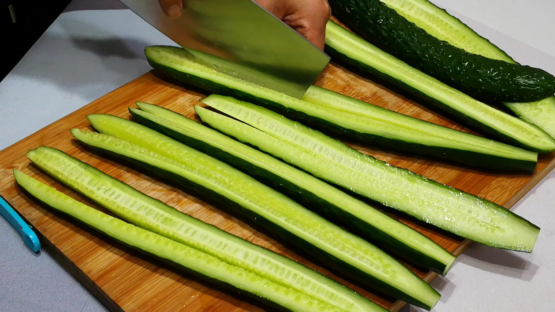 腌黄瓜怎么保持不变色,腌黄瓜要怎么腌