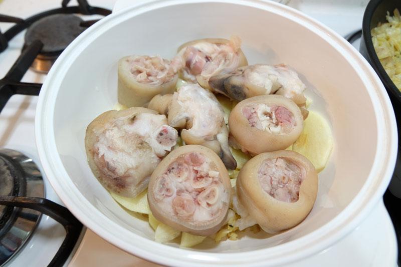 原来欧美人喜欢这样炖肉，简单美味又馋人，一大锅都不够吃