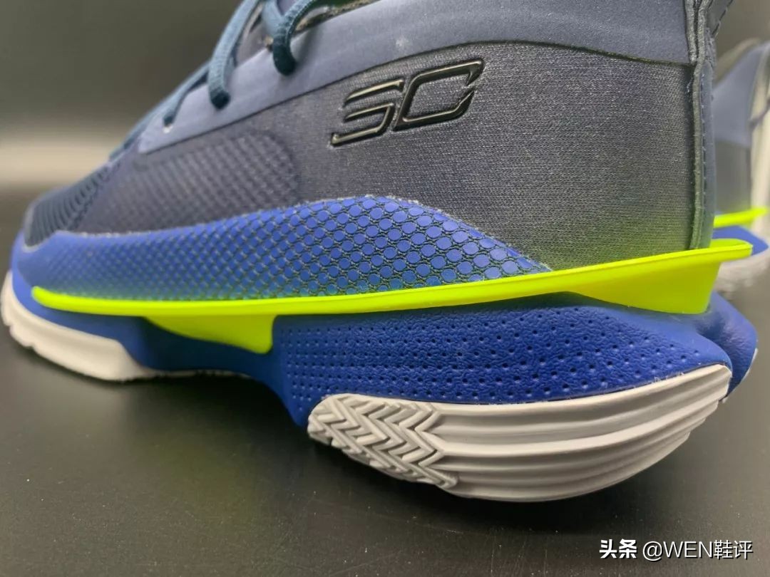 库里和ua合作的第一双鞋,ua库里篮球鞋