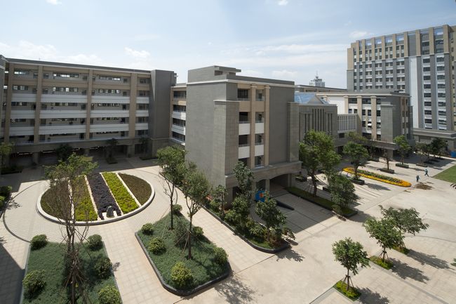 云南昆明四所好高中，云南师大附中首屈一指，堪称高考状元的摇篮