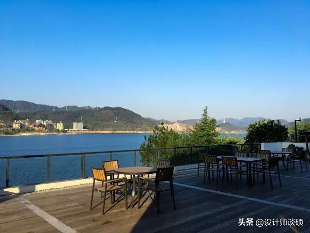 这个40岁大叔为钓鱼租下一座岛,改造破屋成海景房!