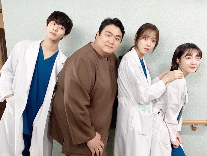 李圣经白皮肤,李圣经皮肤手感