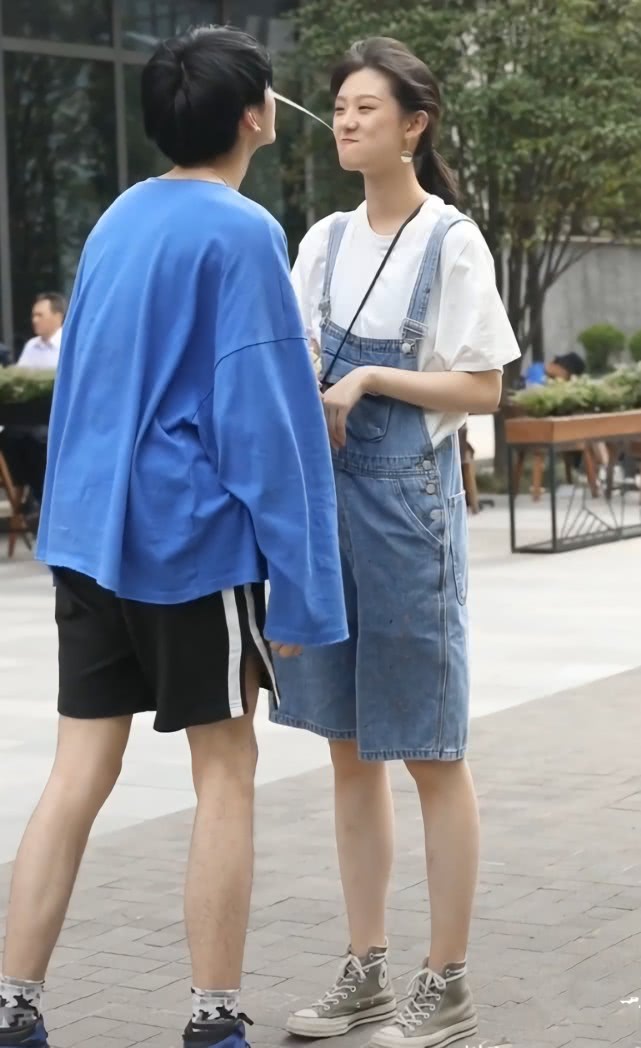 粗鞋带固定鞋舌的鞋带绑法,鞋孔只有五个的鞋带绑法