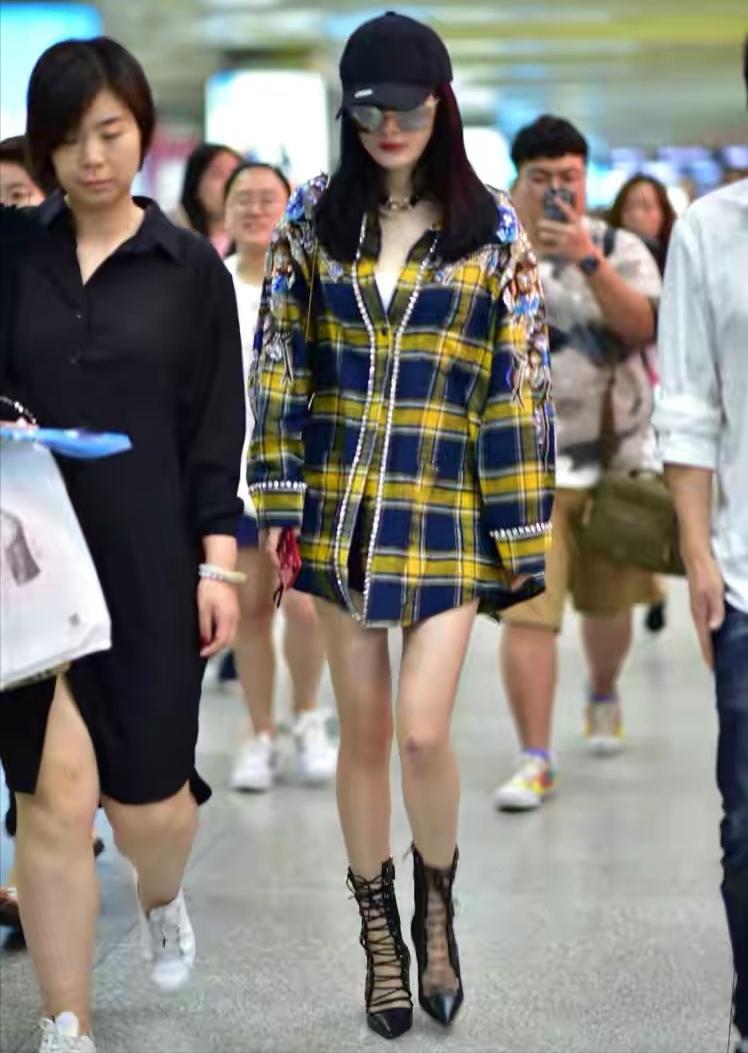 女生膝盖上的淤青是怎么造成的,女生的膝盖上总有淤青是什么原因