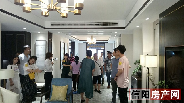 购房销售中心爆满,爆满的售楼部