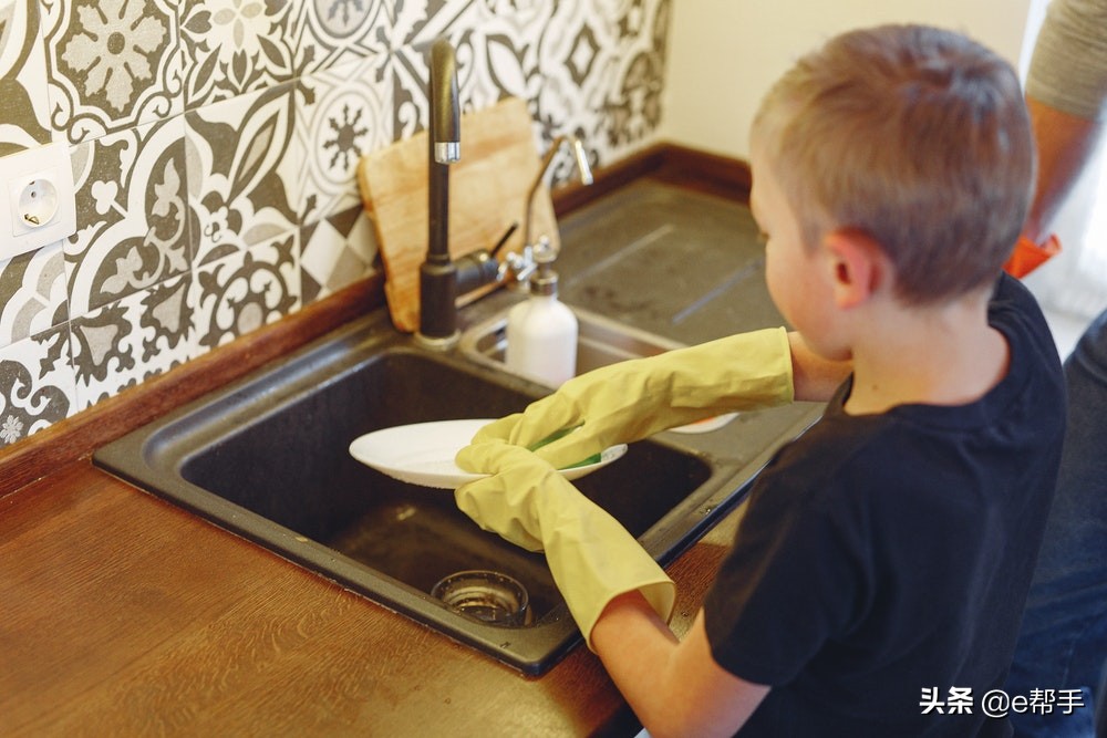 家有蟑螂怎么办灭蟑攻略来袭,家里有蟑螂用哪种杀蟑办法