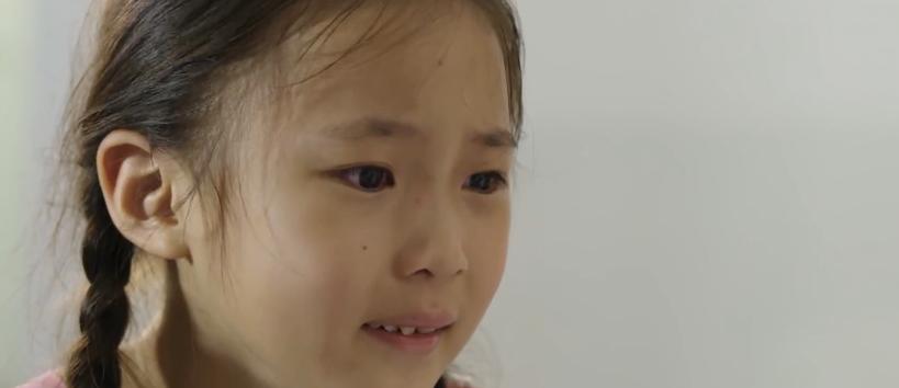 五十岁穷苦老汉24年前收养女弃婴,穷困老汉蹬三轮养了十二年的弃婴