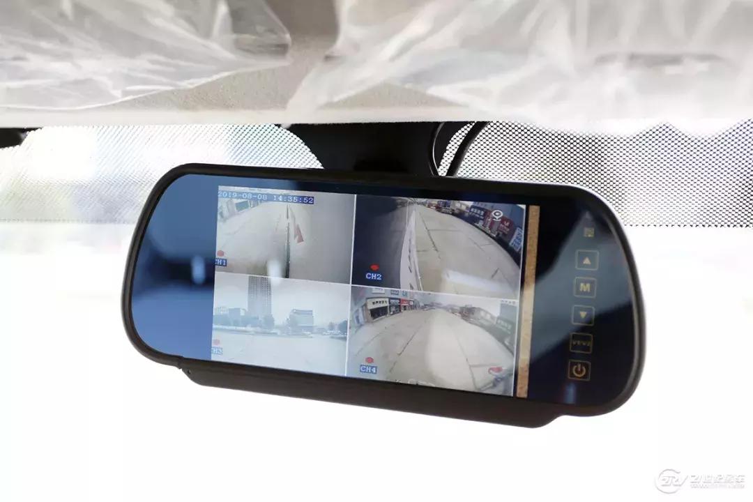 飞翔小额头自动挡房车,小额头依维柯房车c型房车