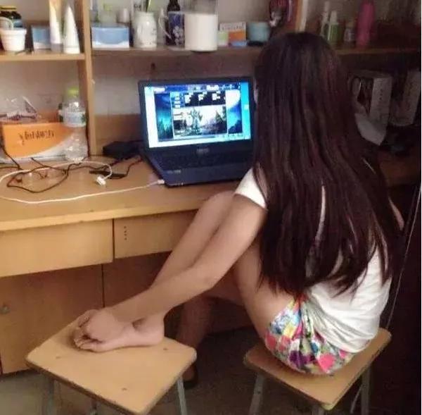 天天洗脚换袜子脚臭怎么办,为啥天天洗脚换袜子穿上鞋脚还臭