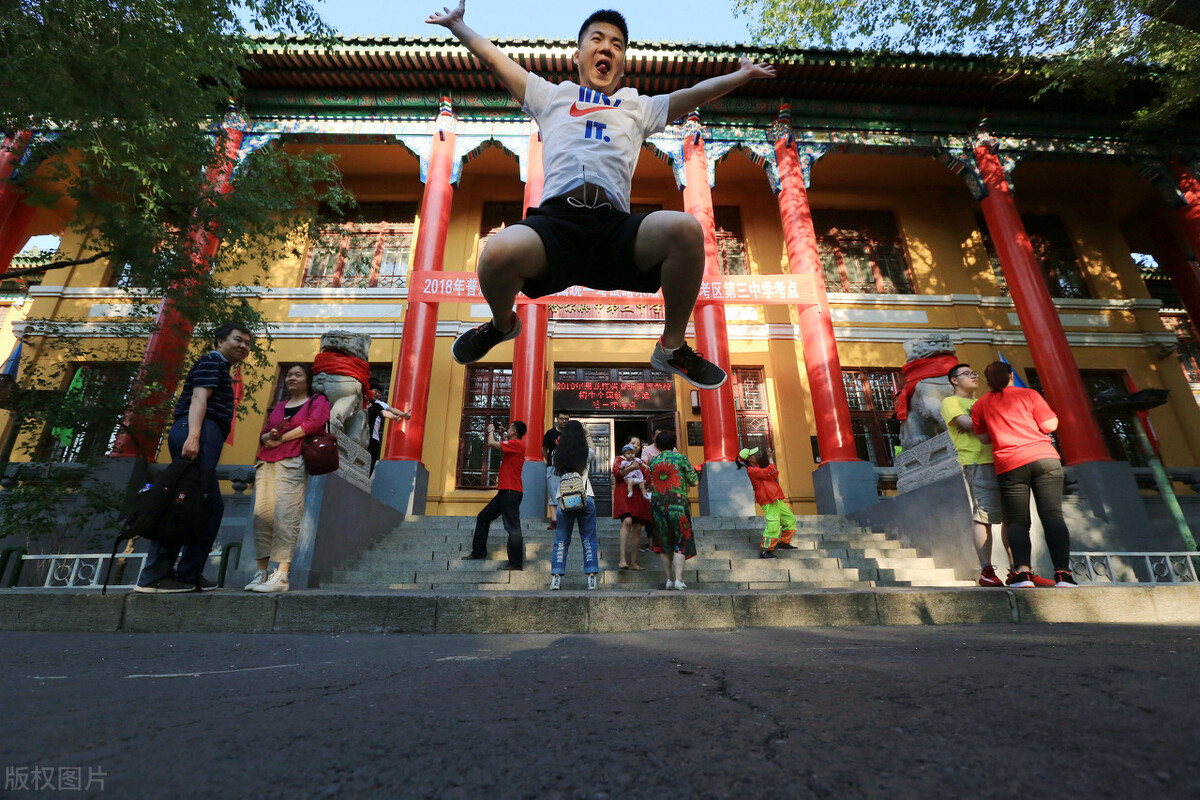 德强高中哈三中,哈三中和德强清北怎么选