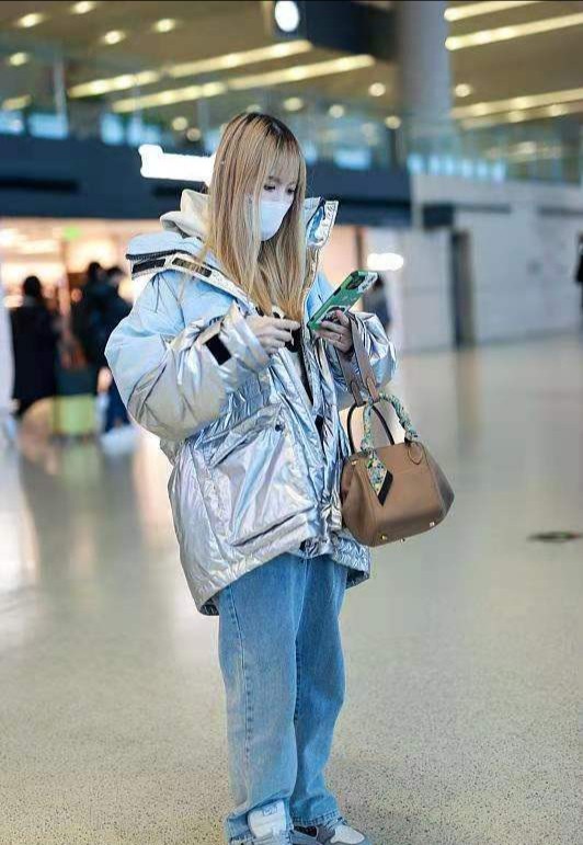 马蓉白色西装造型,马蓉惊艳亮相图片