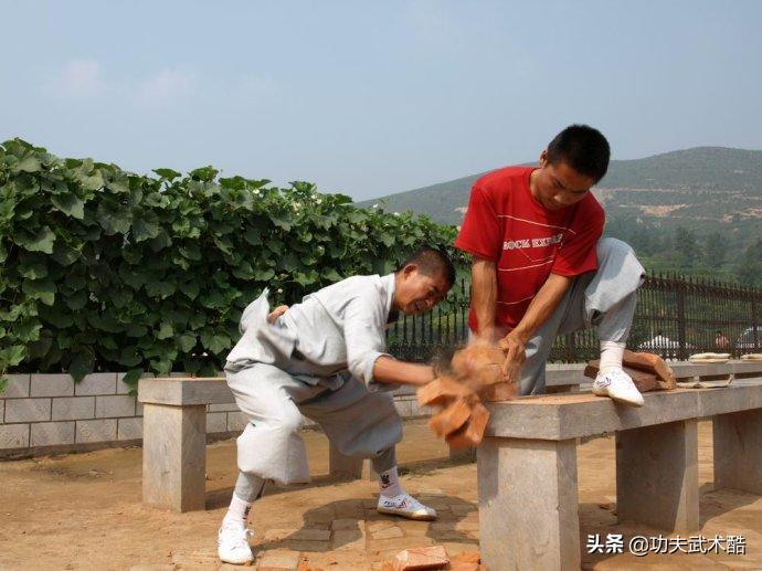 铁砂掌功法练习,铁砂掌武功训练方法