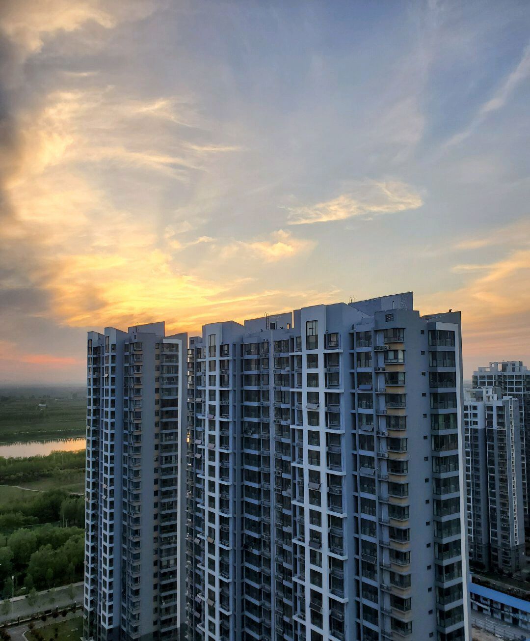 三星s10+港版与国行外观一样吗,三星s10+欧版值得入手吗