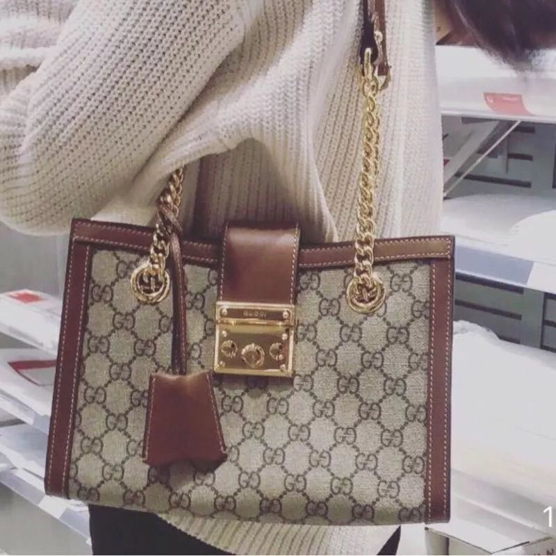 明星背guccimarmont,guccimarmont迷你款黑红边