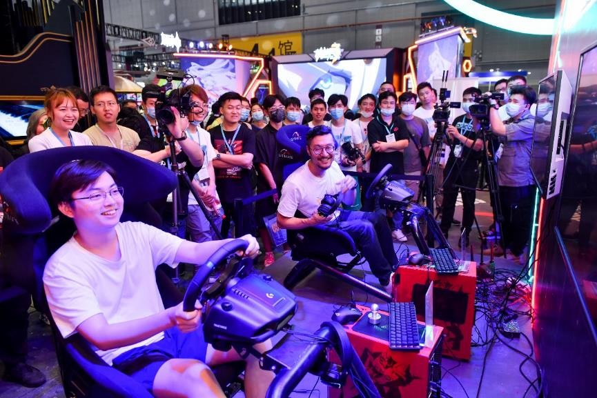 梦幻联动二次元狂欢ROG信仰星球空降BW2021