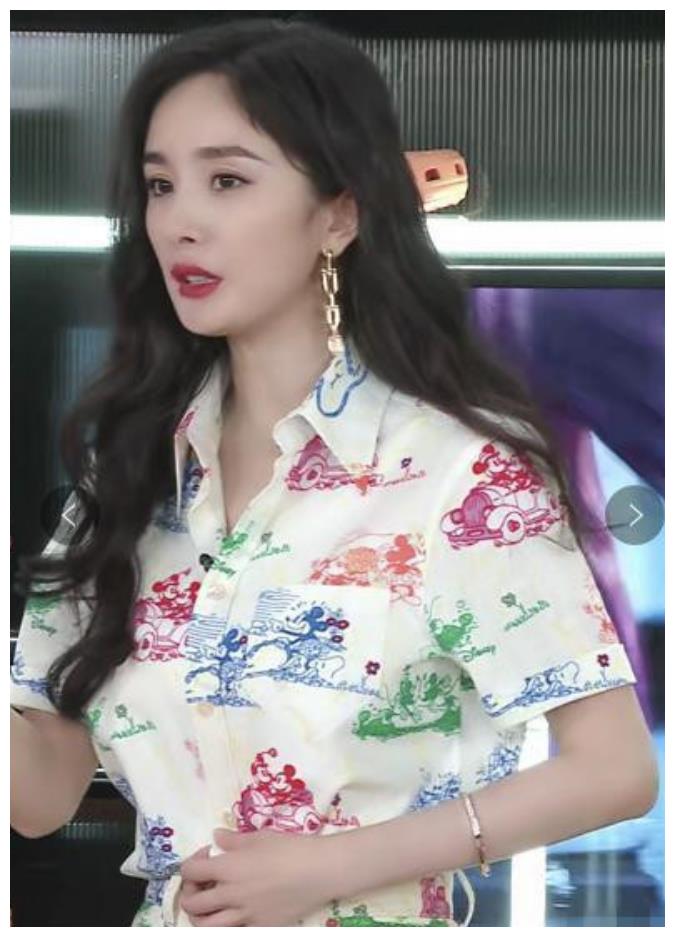 杨幂的腿到底有多细啊,杨幂的腿围到底多细