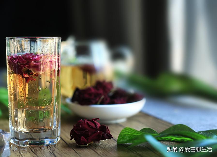 谷雨宜喝岩茶绿茶红茶,今日谷雨时值暮春初夏将至