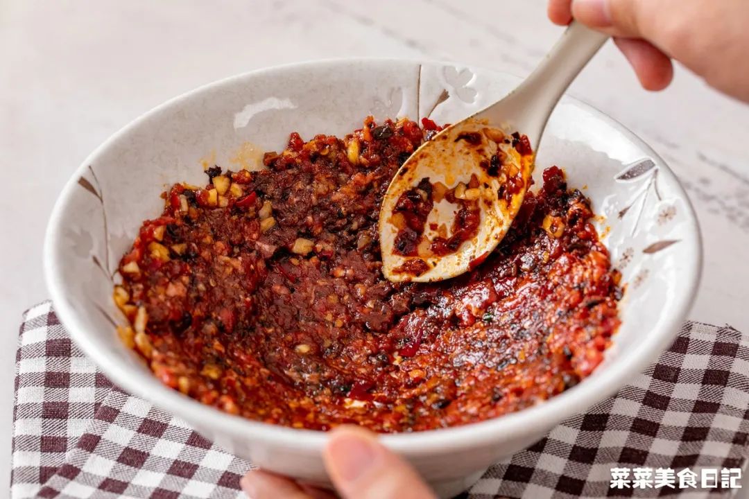 上班族午饭微波炉加热,微波炉解决一日三餐