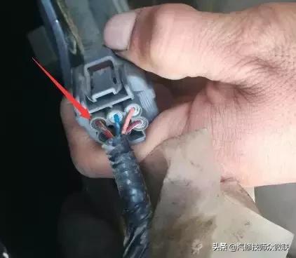 本田雅阁无法控制右后玻璃升降器,本田雅阁主驾驶车窗不能升降